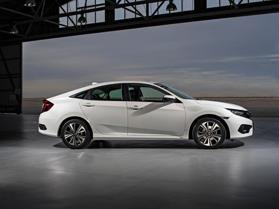  Honda Civic Sedan 2016 года  (AU) (фото 13 из 30)